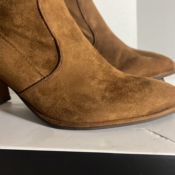 Nine West size 7.5 like New closet, clean out sale. - Picture 6 of 12